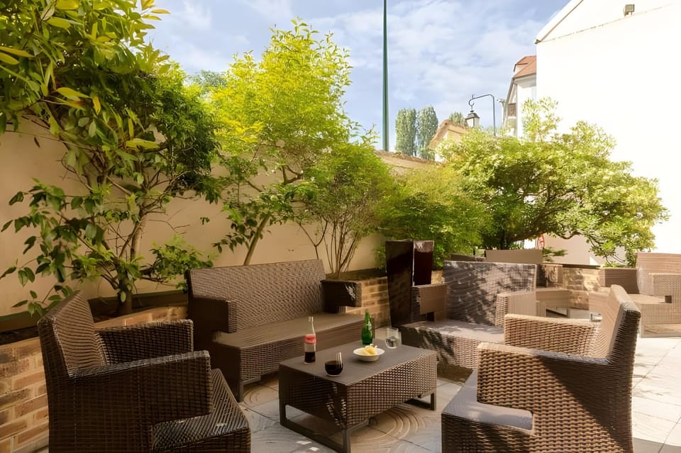 Hotel Le Cardinal Rueil Centre Hotel in Île-de-France
