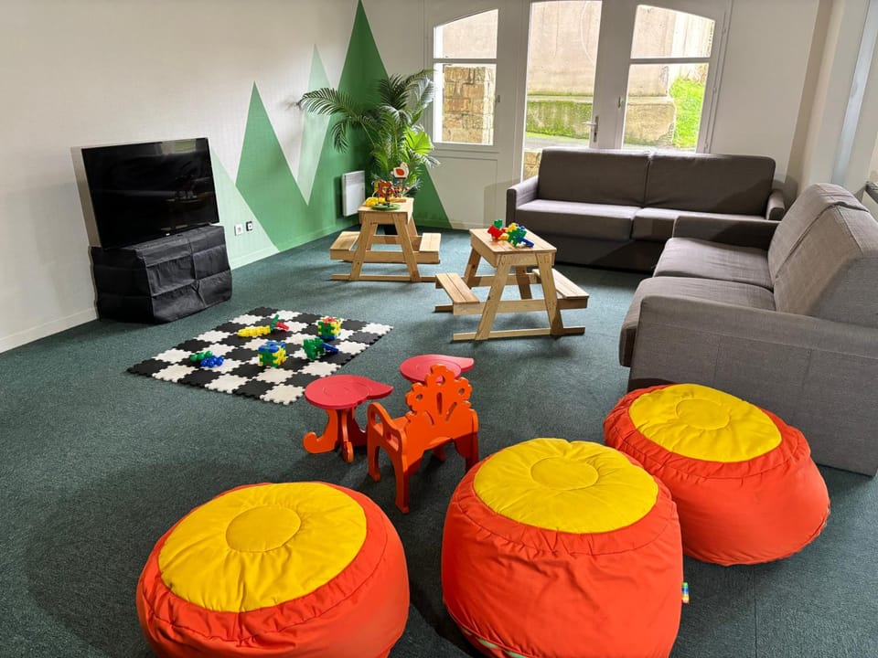 Shared lounge/TV area