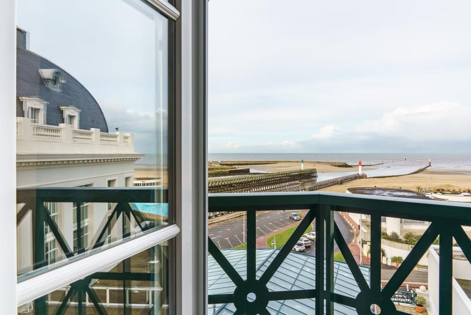 SOWELL HOTELS Le Beach Hotel in Deauville