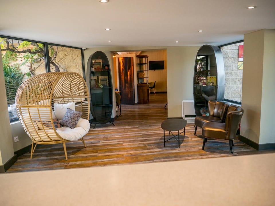 Logis Hotel Restaurant Uzes Pont du Gard Hotel in Uzes