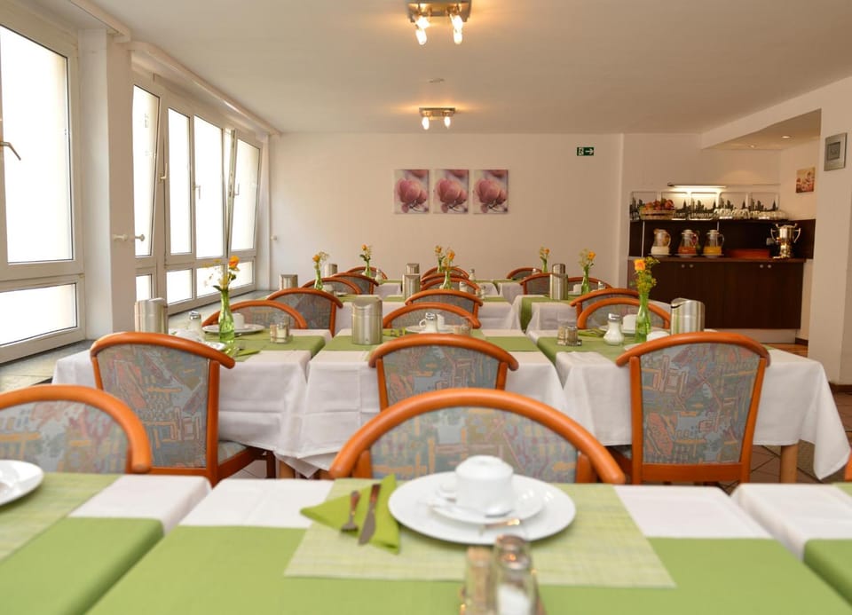 Crown Hotel Hotel in Frankfurt