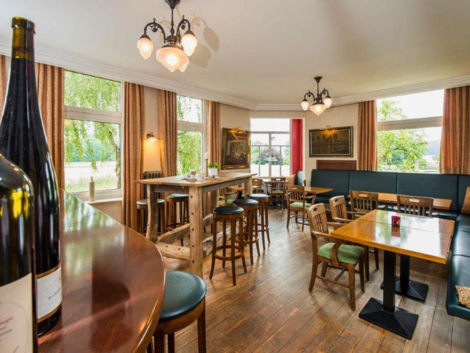 Bar/lounge