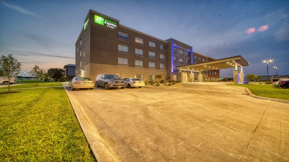Holiday Inn Express & Suites Kokomo South By IHG Hotel in Kokomo
