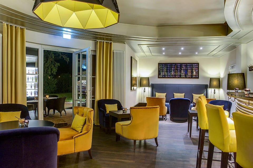 Bar/lounge