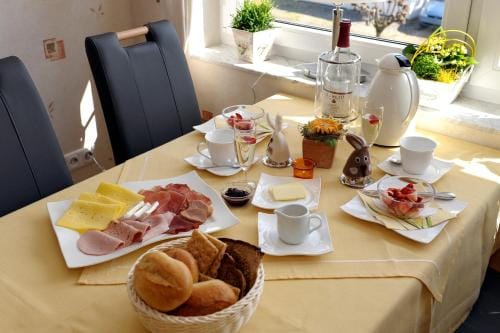 Wein und Gastehaus Scheid Hotel in Ediger-Eller