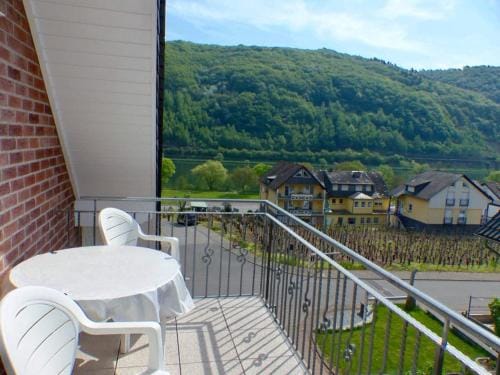 Wein und Gastehaus Scheid Hotel in Ediger-Eller