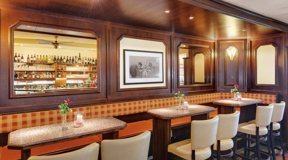 Bar/lounge