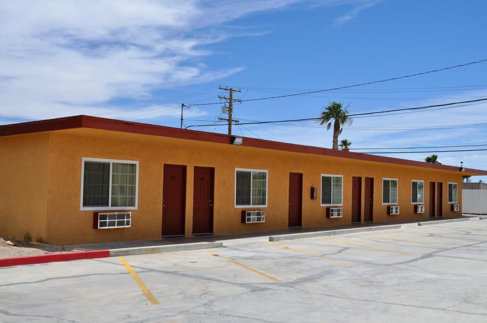 A Nights Inn Inn in Ridgecrest
