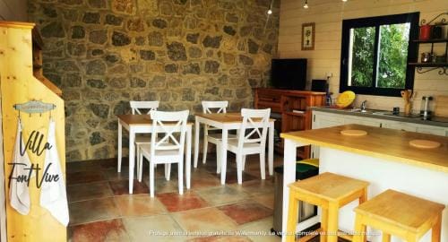 Villa Font Vive - Chambres d'hotes eco-labellisees avec cuisine - Confort, calme et vue exceptionnel Hotel in Grospierres