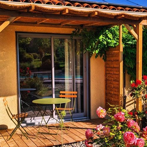 Villa Font Vive - Chambres d'hotes eco-labellisees avec cuisine - Confort, calme et vue exceptionnel Hotel in Grospierres