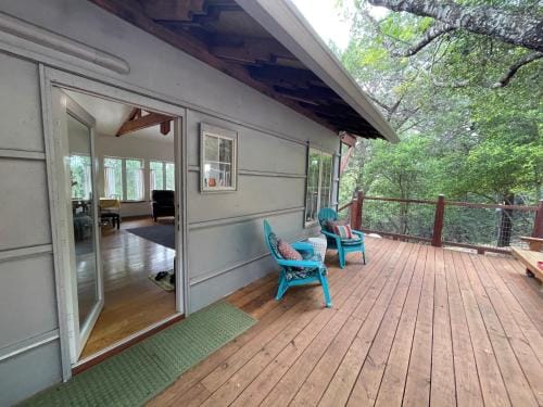 The Rivery Retreat, Choose from Luxury Guesthouse Cabin OR Poolside Suite in Lake Austin Hill Countr Hotel in Lake Austin