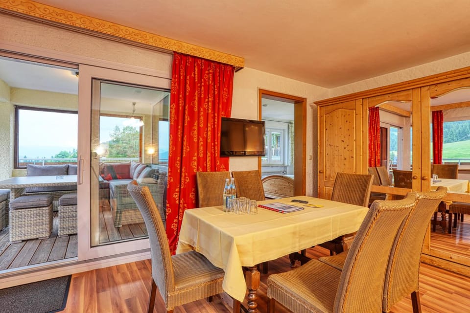 Zum Senn - Hotel Garni Hotel in Tyrol