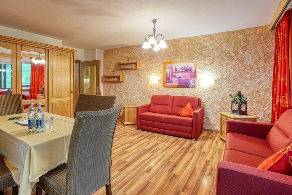 Zum Senn - Hotel Garni Hotel in Tyrol