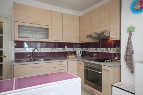 Apartments and rooms by the sea Podgora, Makarska - 2616 Hotel in Split-Dalmatia County