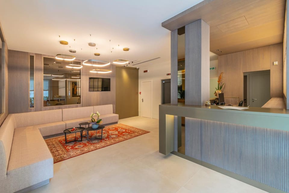 Shared lounge/TV area