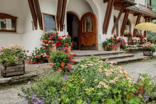 Gasthof Schwarzer Adler in Hagerau-Steeg Naturpark Lechtal Hotel in Tyrol
