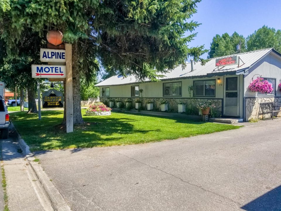 Alpine Motel Motel in Jackson