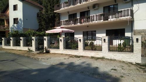 Apartmani "Vila Jelena" Arandjelovac Hotel in Serbia