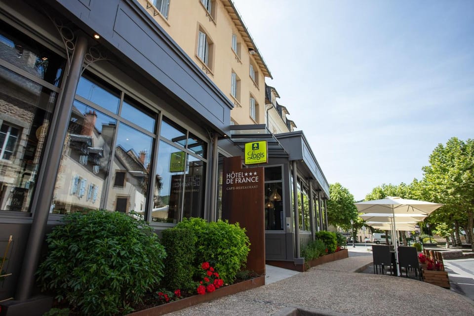 Logis Hotel Restaurant de France Hotel in Auvergne-Rhône-Alpes