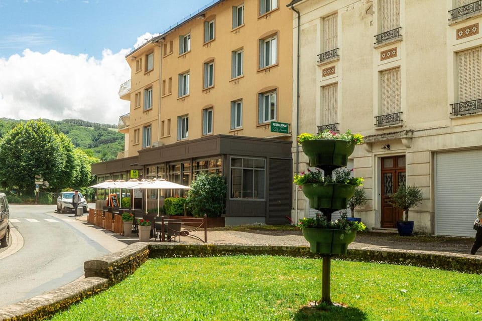 Logis Hotel Restaurant de France Hotel in Auvergne-Rhône-Alpes