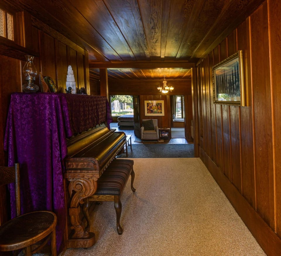 The Captains Quarters Inn in Fort Bragg