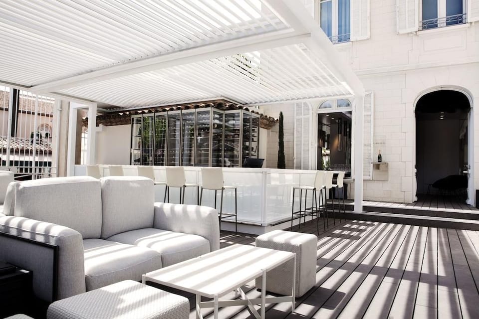 White 1921 Hotel in Saint-Tropez