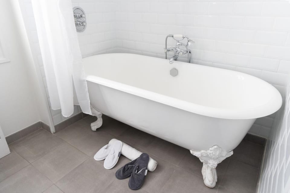 White 1921 Hotel in Saint-Tropez