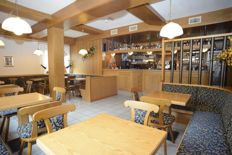 Bar/lounge