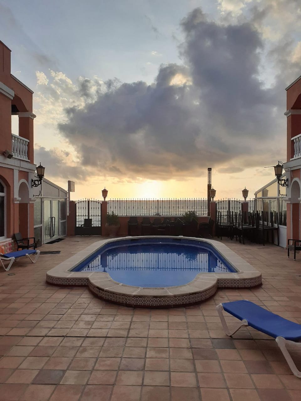 Lloyds Beach Club Apartment hotel in Torre La Mata