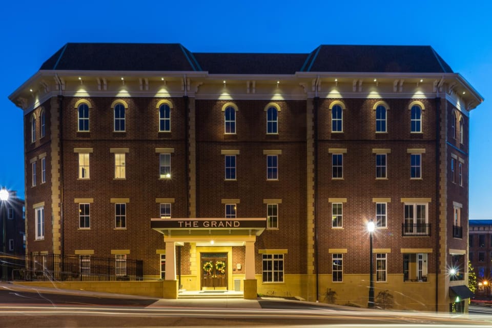 The Mount Vernon Grand Hotel Hotel in Ohio