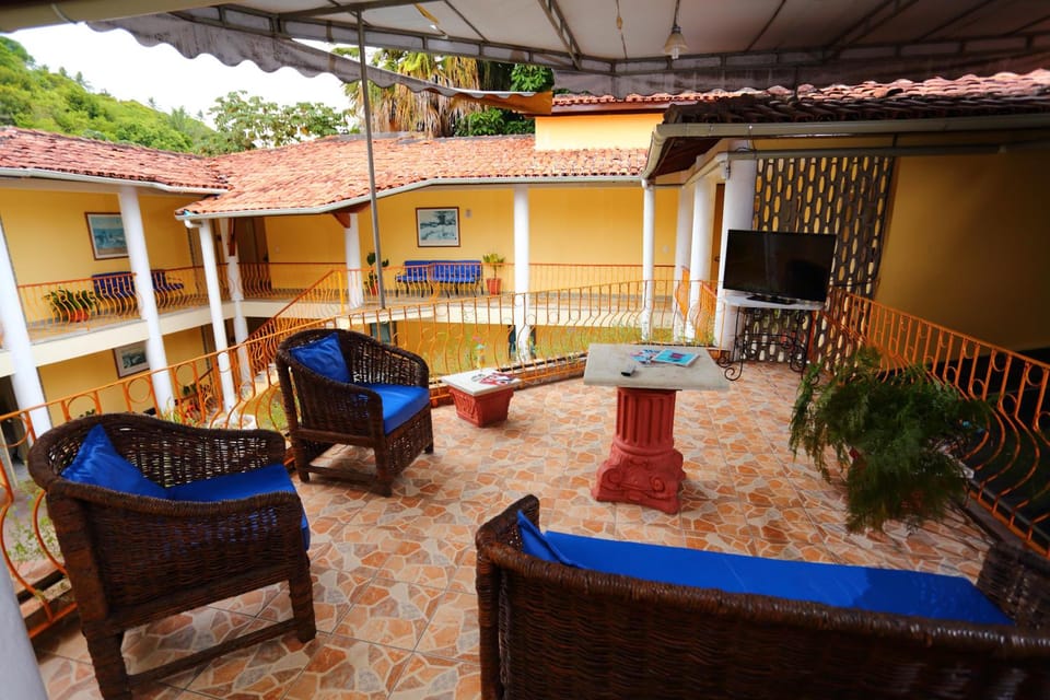 Shared lounge/TV area