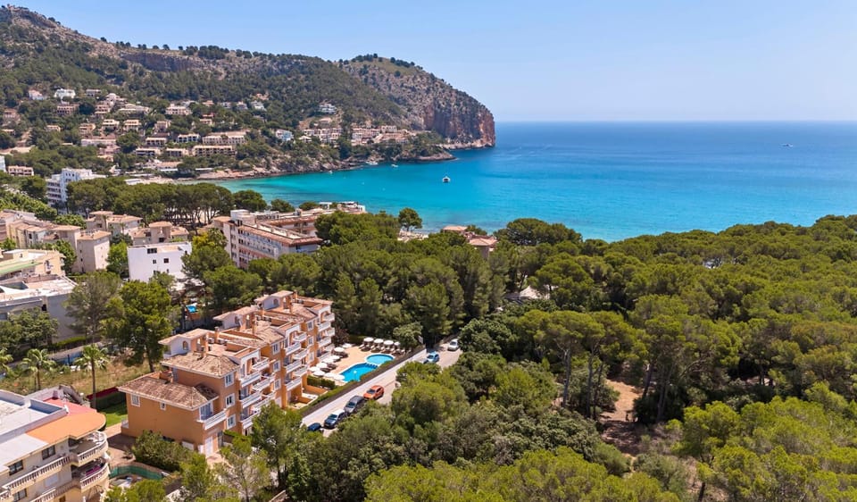 Universal Apartamentos Laguna Garden Apartment hotel in Llevant