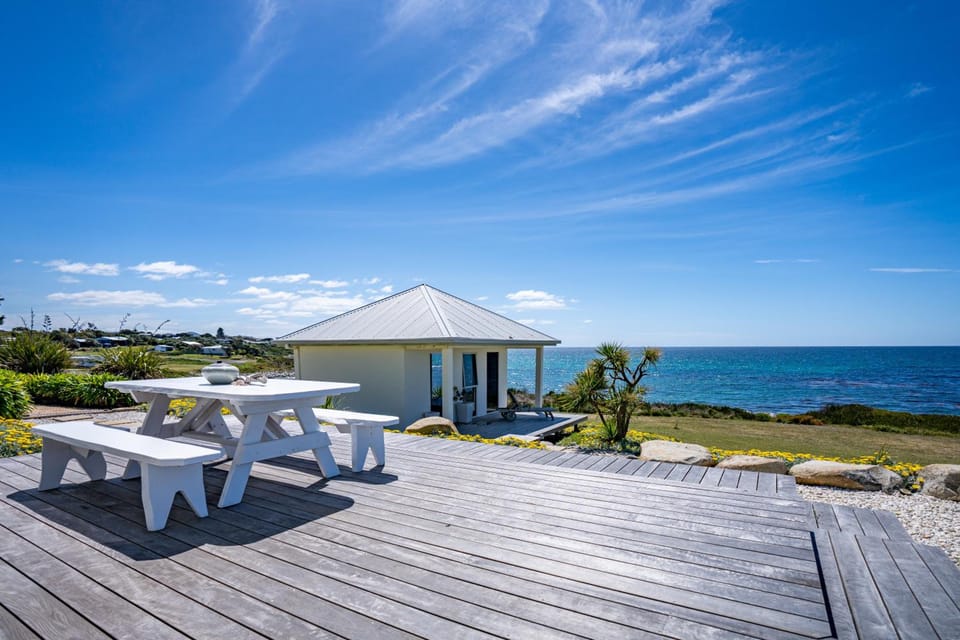 Saltwater - Absolute Oceanfront, Fire Pits, some Villas with Hot Tubs and Sauna Lodge in Tasmania