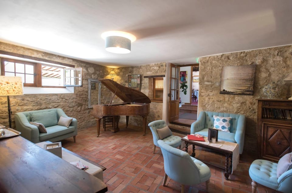 Logis Hotel Les Hospitaliers Hotel in Provence-Alpes-Côte d'Azur