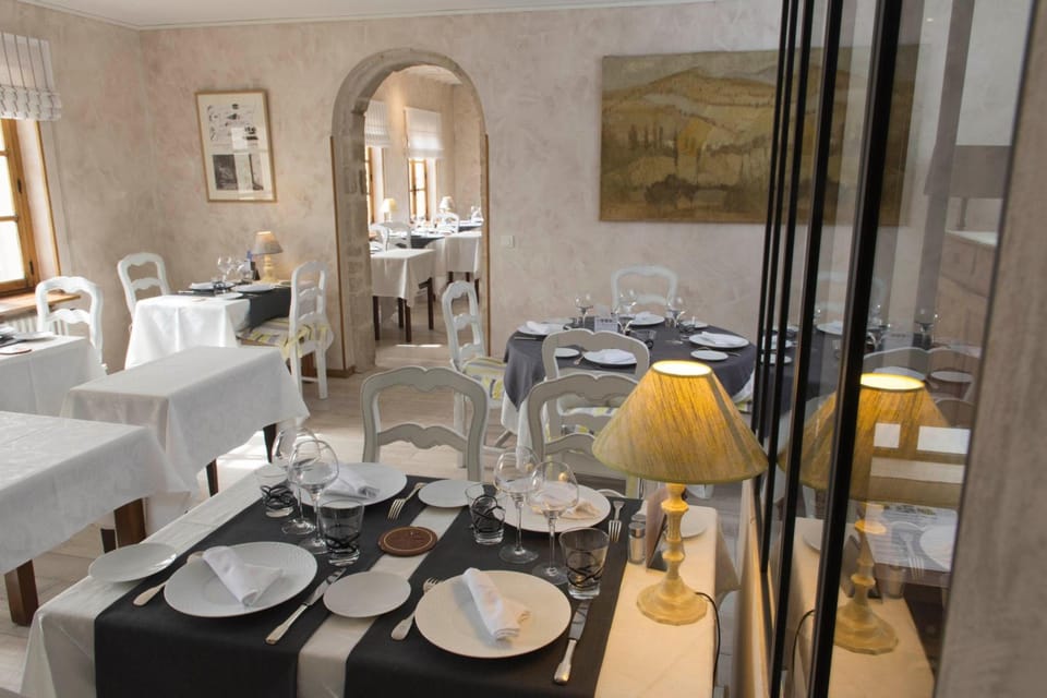 Logis Hotel Les Hospitaliers Hotel in Provence-Alpes-Côte d'Azur