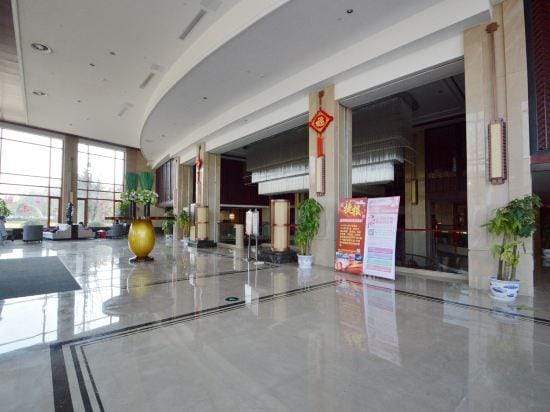 Century Lakeside Garden Hotel Hotel in Nanjing