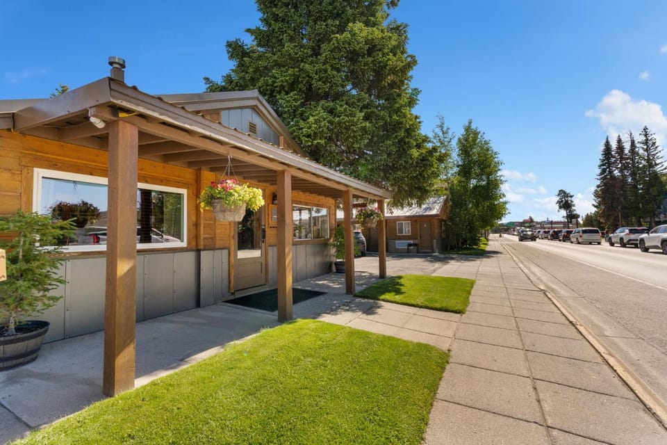 The Evergreen Motel in West Yellowstone