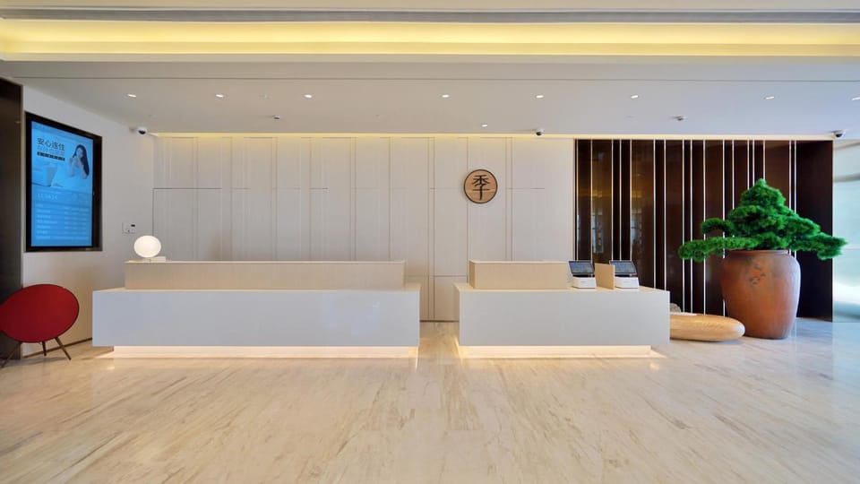 JI Hotel Shanghai Hongqiao National Exhibition and Convention Centre Huaxiang Road Hotel in Shanghai
