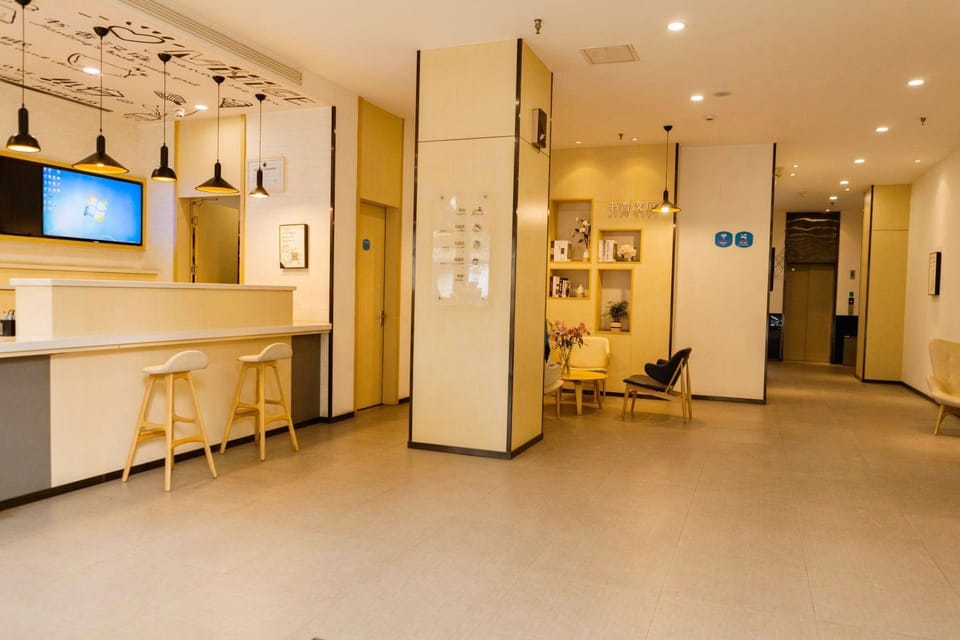 Hanting Hotel Kunming Changshui Airport Dabanqiao Hotel in China