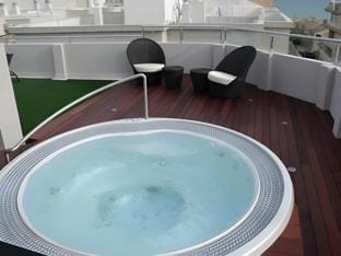Hot tub