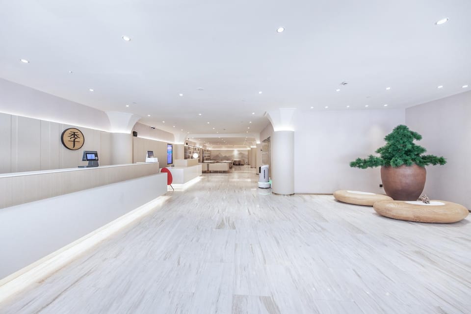 JI Hotel Shanghai People's Square Fuzhou Road Hotel in Shanghai