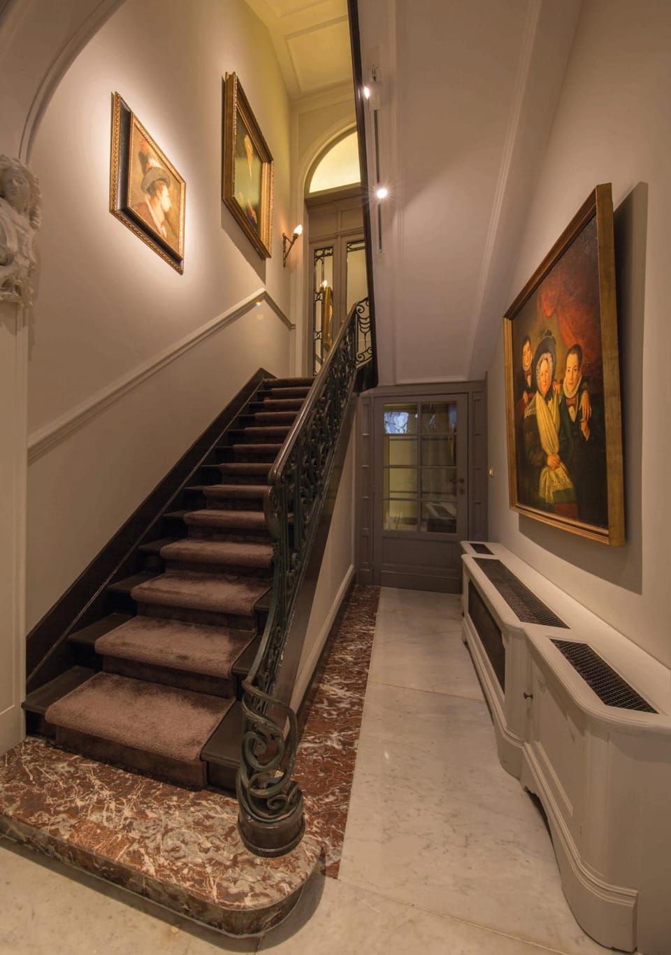 Louise sur Cour Hotel in Saint-Gilles