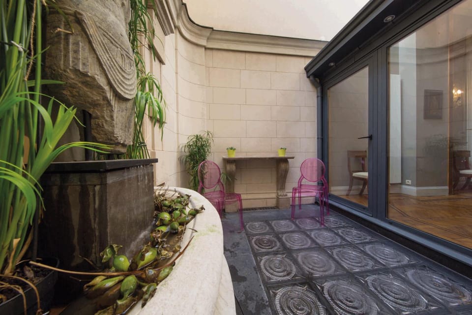 Louise sur Cour Hotel in Saint-Gilles