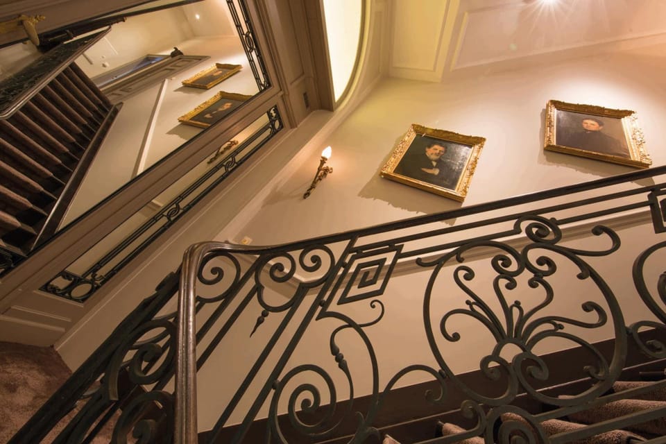 Louise sur Cour Hotel in Saint-Gilles