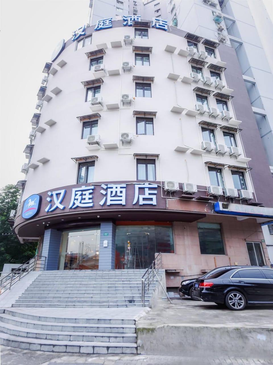 Hanting Hotel Shanghai Xizang Nan Road Metro Station Hotel in Zhejiang