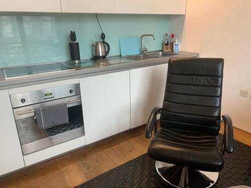 STUNNING ROYAL WILLIAM STUDIO -  FREE PARKING Hotel in Plymouth