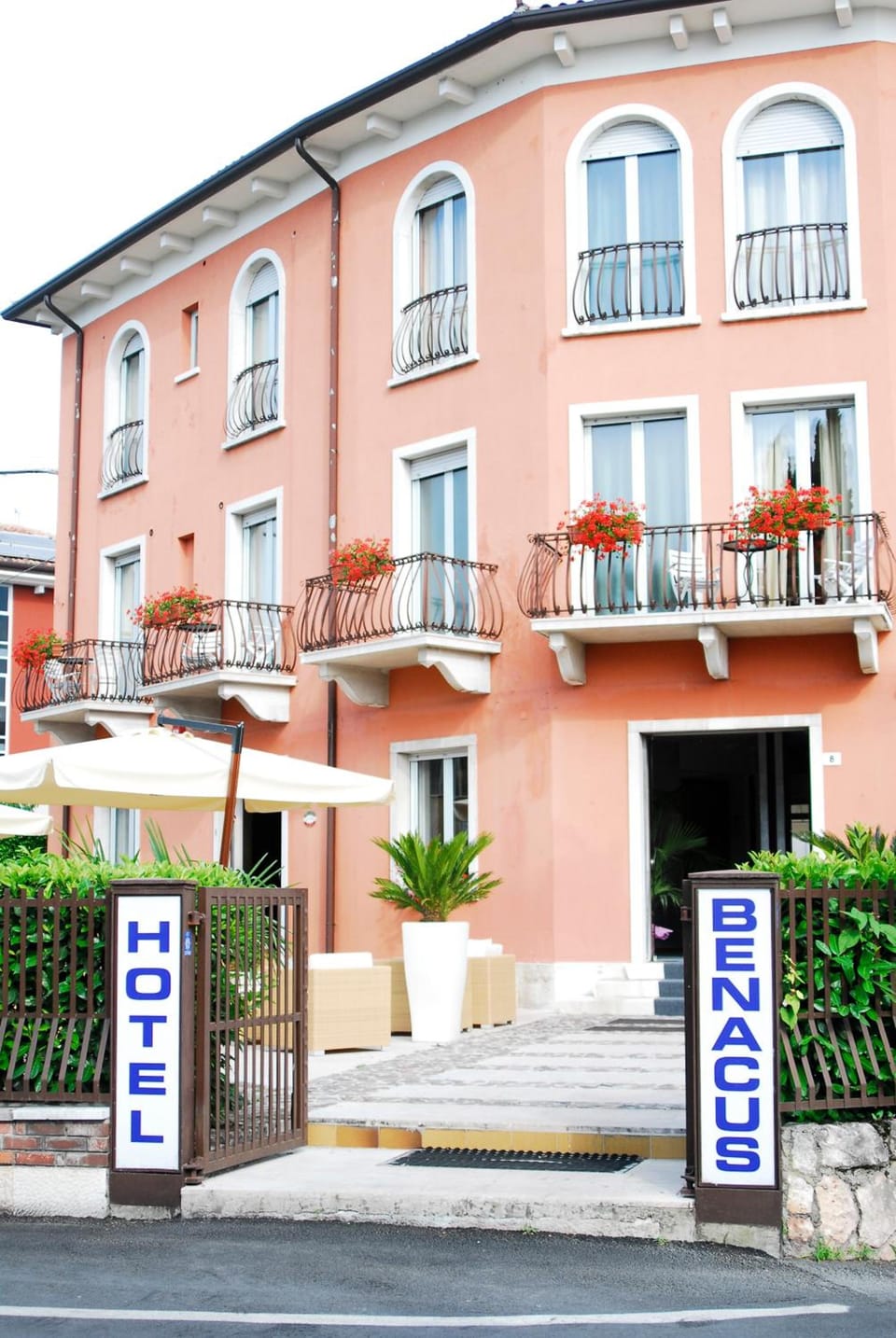 Hotel Benacus Hotel in Lazise