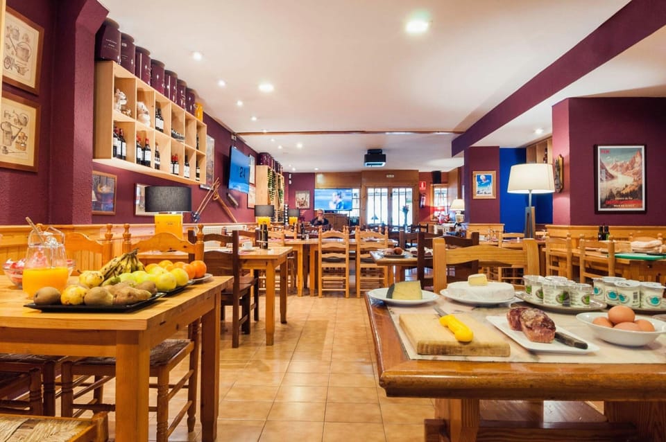 Hotel Esquirol Hotel in Llívia