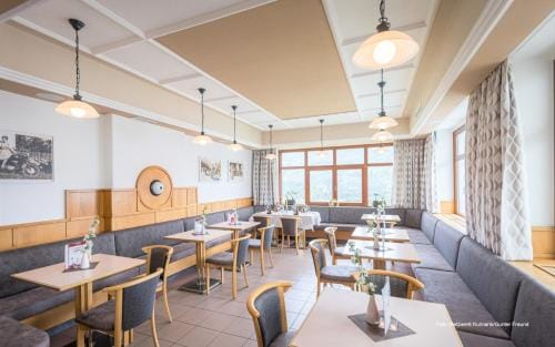 Restaurant - Cafe - Pension HASSLER Hotel in Carinthia, Austria