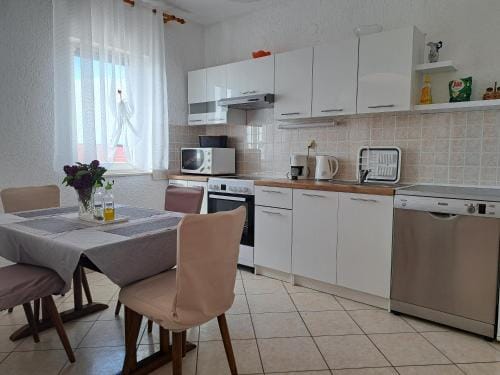 Guest House Angela Hotel in Lika-Senj County